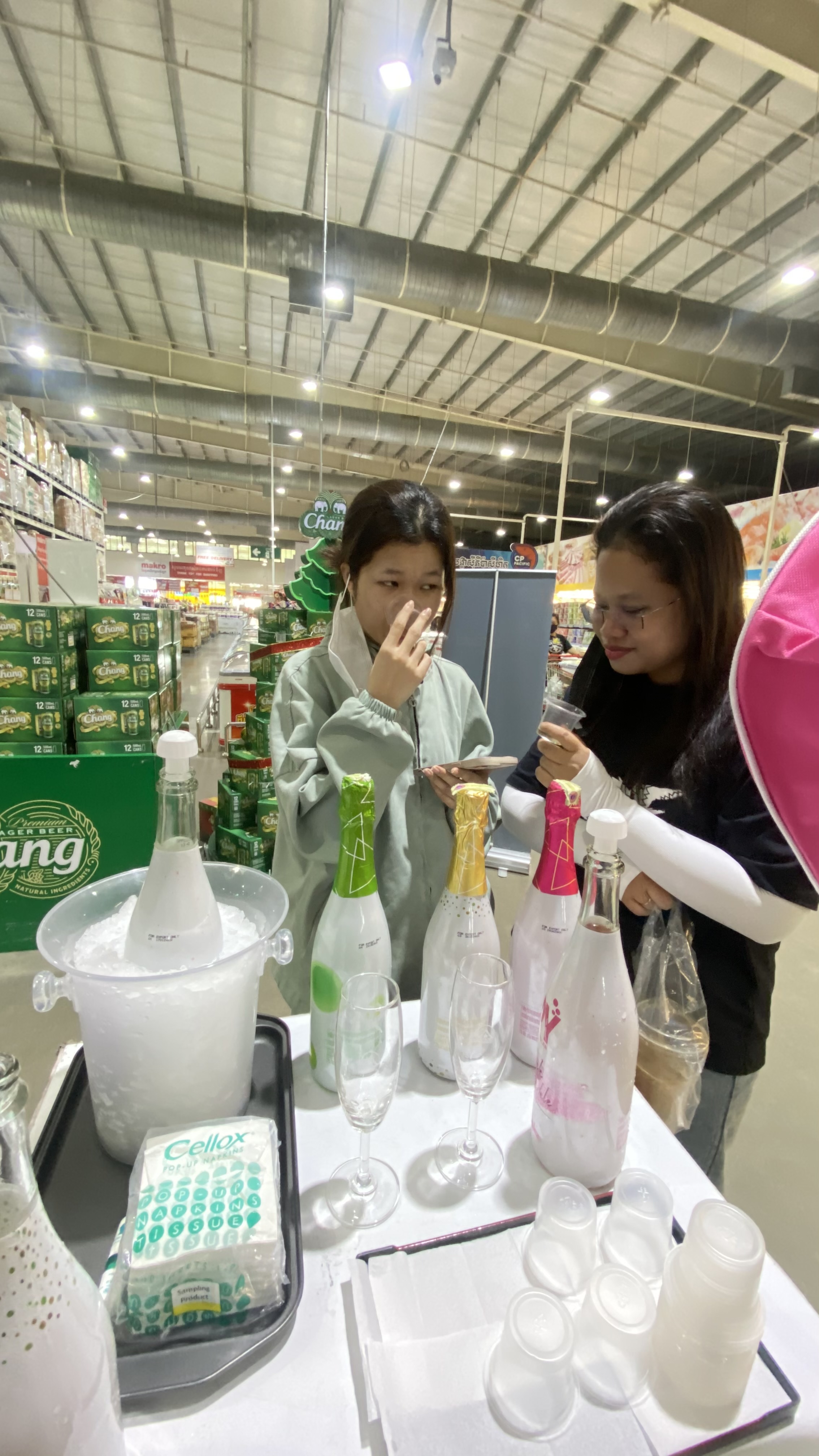 SPY-Sparkling Fruit Wine Testing Success at Makro Market Day 2 Highlights - Image 4